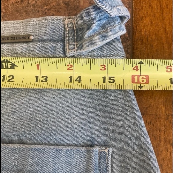 Carve Designs EUC Size 10 High-Rise Coin Pocket Wide Leg Jeans - Picture 10 of 12